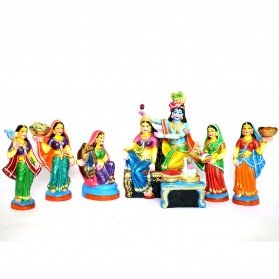 krishna-decorates-radha-11