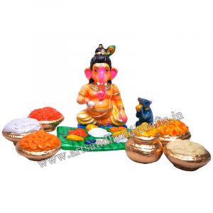 Vinayagar Eating